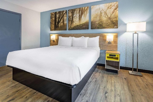 Days Inn by Wyndham Raleigh Glenwood-Crabtree image 10