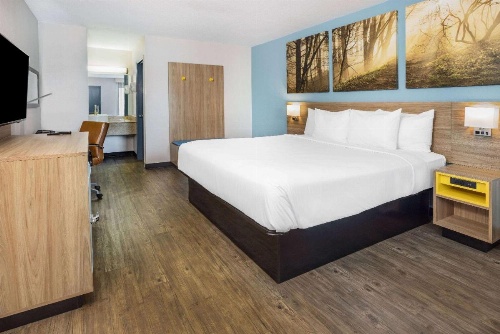 Days Inn by Wyndham Raleigh Glenwood-Crabtree image 13