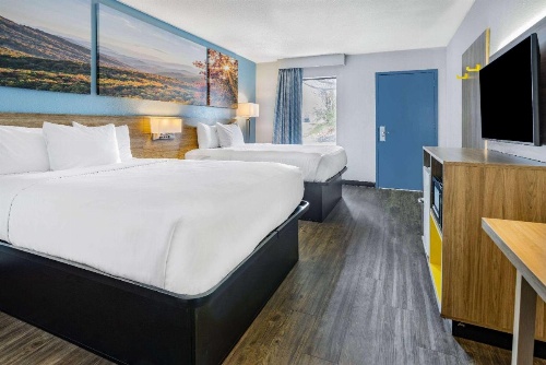 Days Inn by Wyndham Raleigh Glenwood-Crabtree image 17