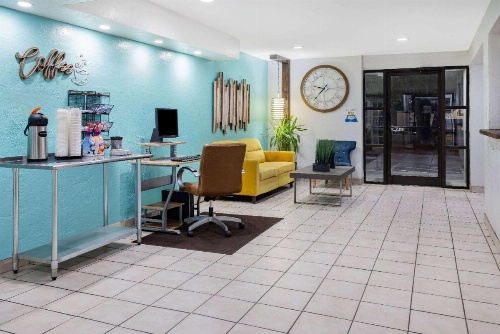 Days Inn by Wyndham Raleigh Glenwood-Crabtree image 18