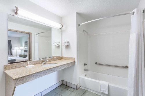 Days Inn by Wyndham Raleigh Glenwood-Crabtree image 30