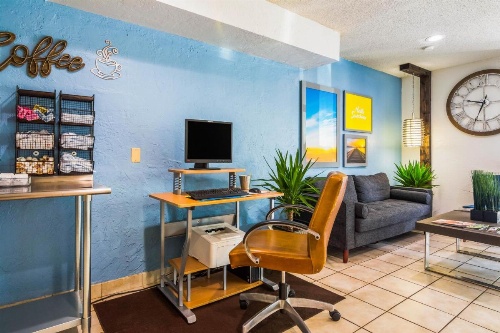 Days Inn by Wyndham Raleigh Glenwood-Crabtree image 38