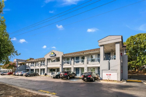 Days Inn by Wyndham Raleigh Glenwood-Crabtree image 44